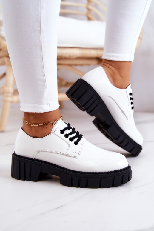 Modieuze schoenen met lakeffect La.Fi... Modieuze schoenen met lakeffect La.Fi...