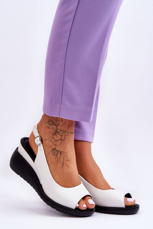 Witte sandalen van Sergio Leone met... Witte sandalen van Sergio Leone met...