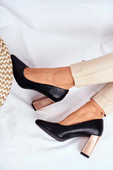 Schoenen van klassiek model... 2