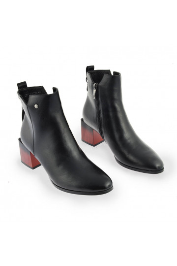 Laarzen met dikke hak,...