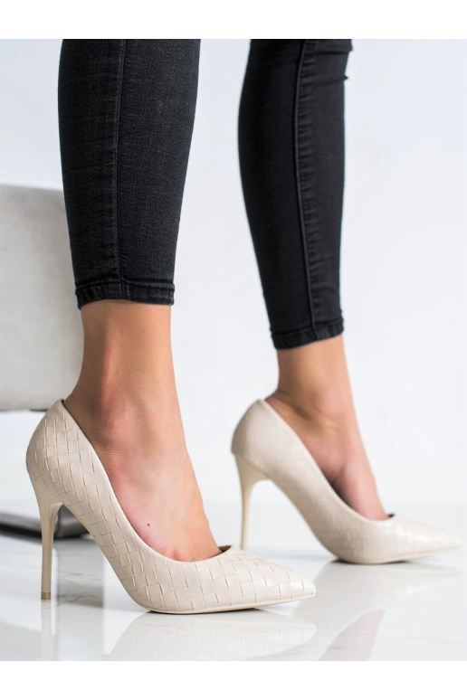 Beige schoenen met hoge hakken