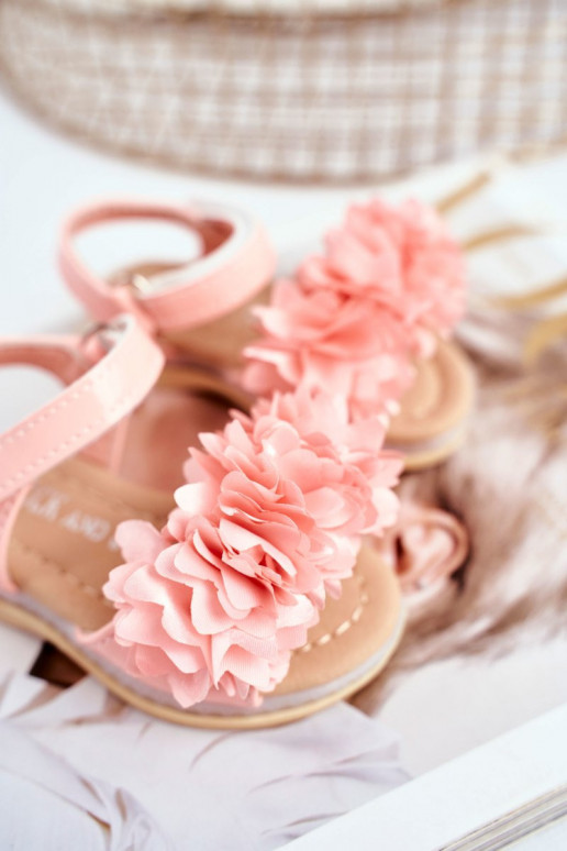 Sandalen voor kinderen met bloemen in... Sandalen voor kinderen met bloemen in...