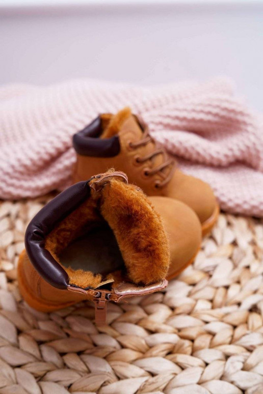 Warme bruine kinderlaarzen Warme bruine kinderlaarzen