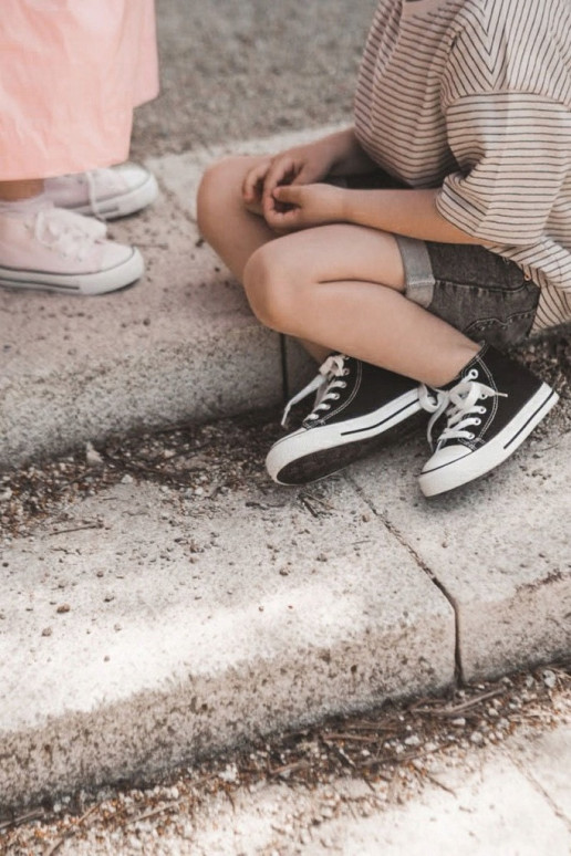Kinderschoenen met zwarte zolen