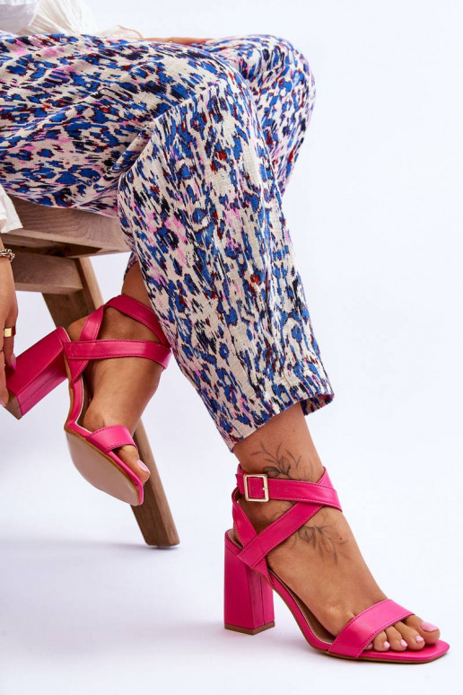 Elegantiško stiliaus basutės su... Elegantiško stiliaus basutės su...