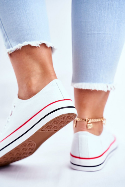 Klassiek model vrijetijdsschoen in witte kleur met rood decor Ecoma Klassiek model vrijetijdsschoen in witte kleur met rood decor Ecoma