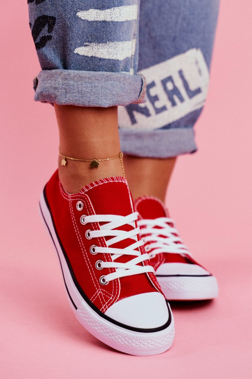 Rode vrijetijdsschoenen van klassiek model Rode vrijetijdsschoenen van klassiek model