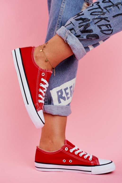 Rode vrijetijdsschoenen van klassiek model Rode vrijetijdsschoenen van klassiek model