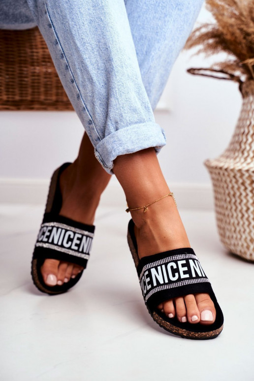 Slippers met sprankelende ogen in de kleur zwart Be Nice Slippers met sprankelende ogen in de kleur zwart Be Nice