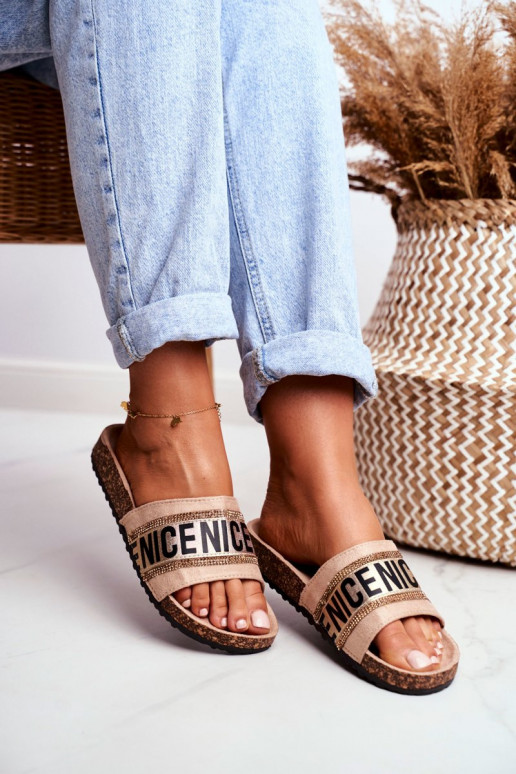 Slippers met sprankelende oogjes beige kleur Be Nice Slippers met sprankelende oogjes beige kleur Be Nice