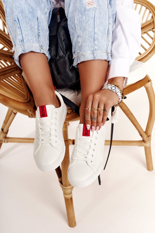 Natuurlijk leren sneakers met decoratieve strepen BIG STAR DD274685 witte kleur Natuurlijk leren sneakers met decoratieve strepen BIG STAR DD274685 witte kleur