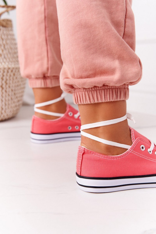 Klassiek model vrijetijdsschoenen in koraalkleur Klassiek model vrijetijdsschoenen in koraalkleur