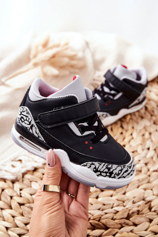 Kindersneakers Zwart en rood Linnen Kindersneakers Zwart en rood Linnen