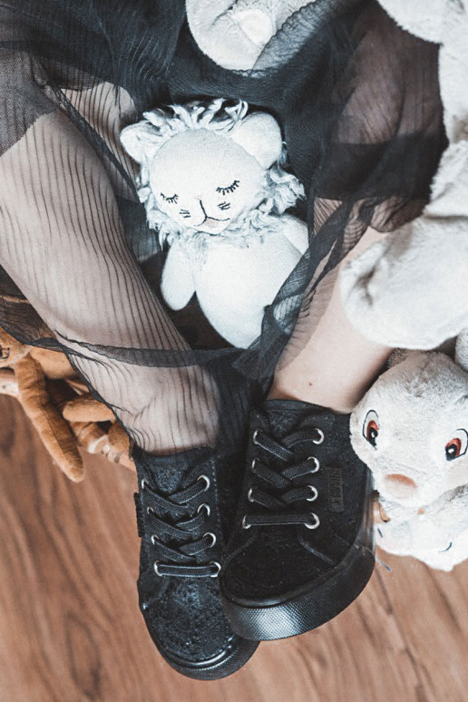 vrijetijdsschoenen met opengewerkte elementen Big Star JJ374133 zwarte kleur vrijetijdsschoenen met opengewerkte elementen Big Star JJ374133 zwarte kleur