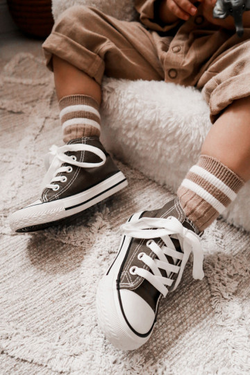 Kindervrijetijdsschoenen met zool in kaki kleur Filemon