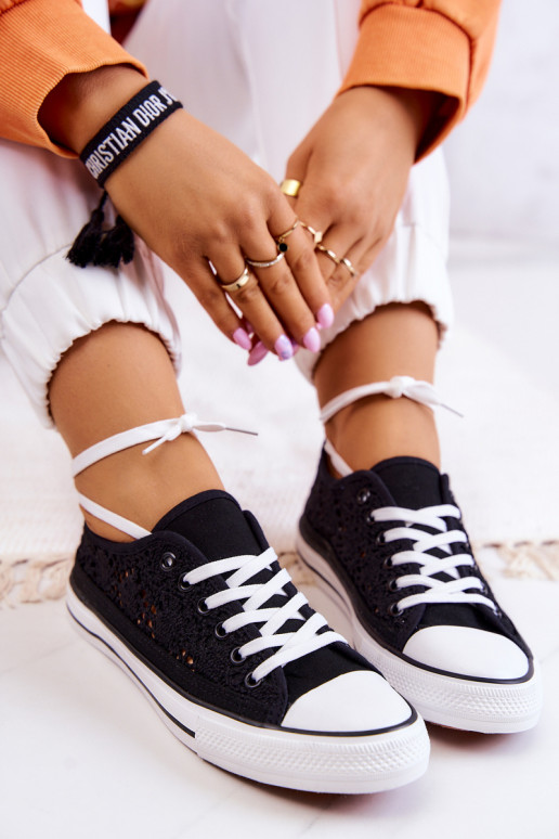 Vrijetijdsschoenen met opengewerkte elementen in de kleur Venture zwart