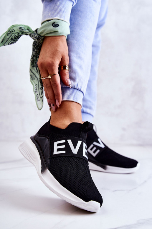 Loran sportschoenen van een opvallend model in de kleur zwart