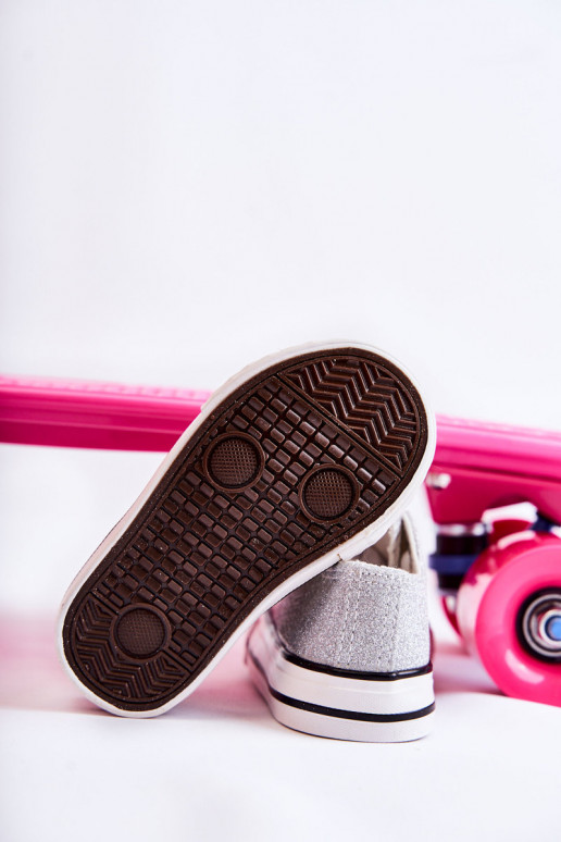 Kindercasual schoenen met bandjes in zilverkleur Wella Kindercasual schoenen met bandjes in zilverkleur Wella