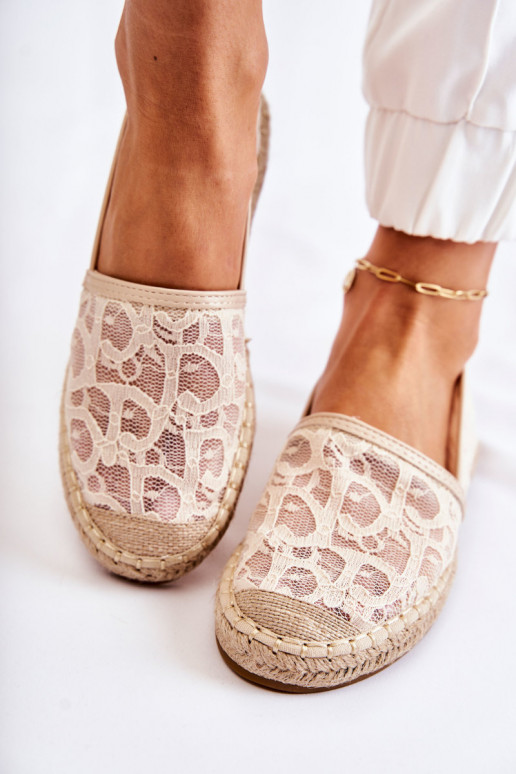 Klassiek model espadrilles met opengewerkte elementen beige Catris