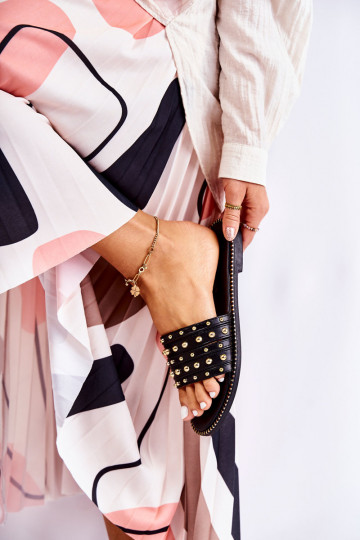 Leren pantoffels met ornamenten in de kleur zwart Brien 2