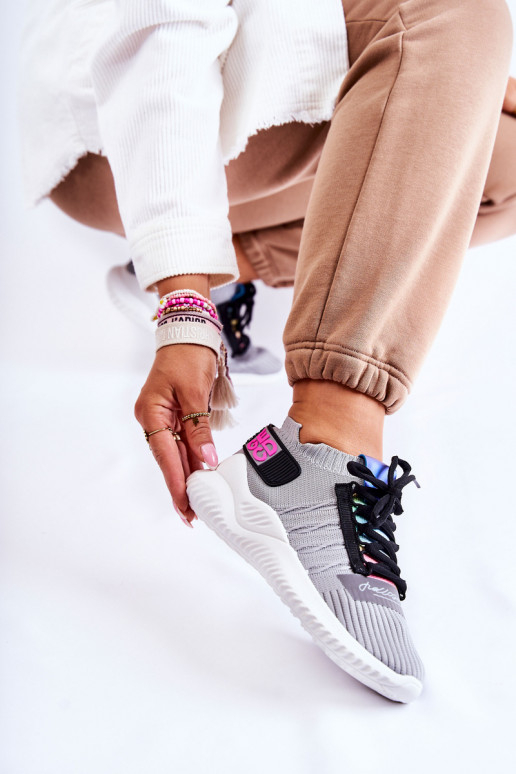 Klayra schoenen van het sneakermodel in grijze kleur Klayra schoenen van het sneakermodel in grijze kleur