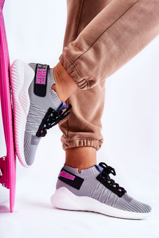 Klayra schoenen van het sneakermodel in grijze kleur Klayra schoenen van het sneakermodel in grijze kleur