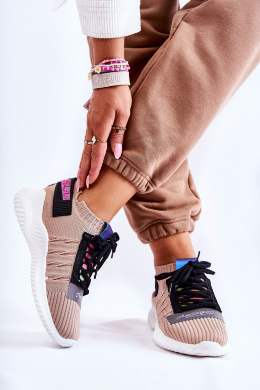 Klayra beige Klayra schoenen van het resistente model Sneakers model Klayra beige Klayra schoenen van het resistente model Sneakers model