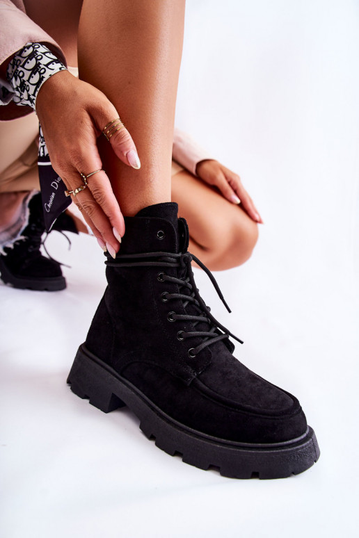 gemaakt van suède Laarzen met bandjes in de kleur Vanita zwart gemaakt van suède Laarzen met bandjes in de kleur Vanita zwart