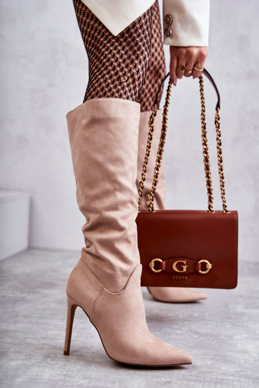 Ameya klassiek model suède lange laarzen met dunne hak in beige Ameya klassiek model suède lange laarzen met dunne hak in beige