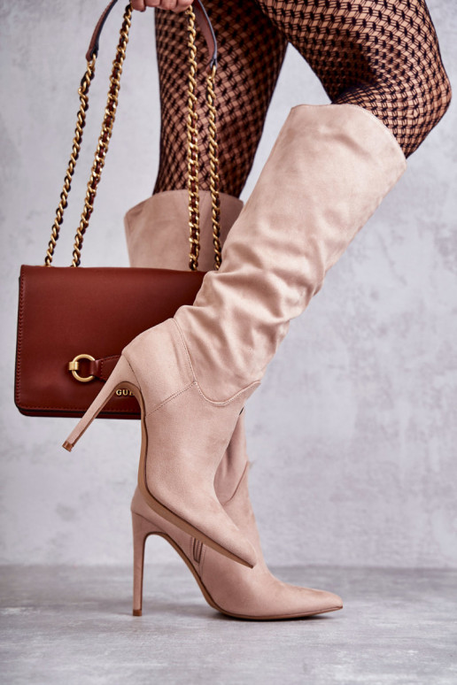 Ameya klassiek model suède lange laarzen met dunne hak in beige Ameya klassiek model suède lange laarzen met dunne hak in beige