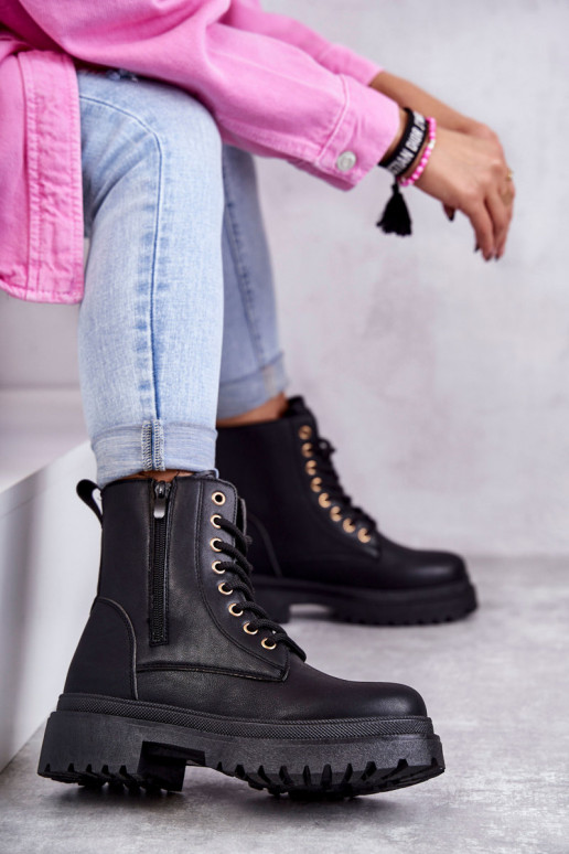 Dameslaarzen zijn verwarmd in de zwarte kleur Dorchen