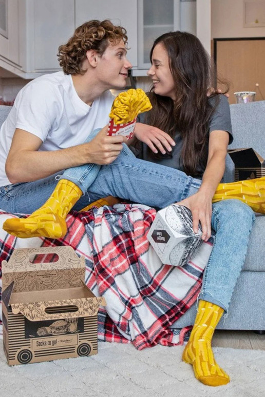 4 paar gekleurde sokken in een doos 4 paar gekleurde sokken in een doos