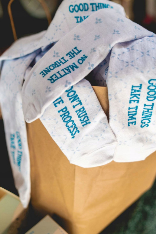 2 paar gekleurde sokken in een doosje 2 paar gekleurde sokken in een doosje