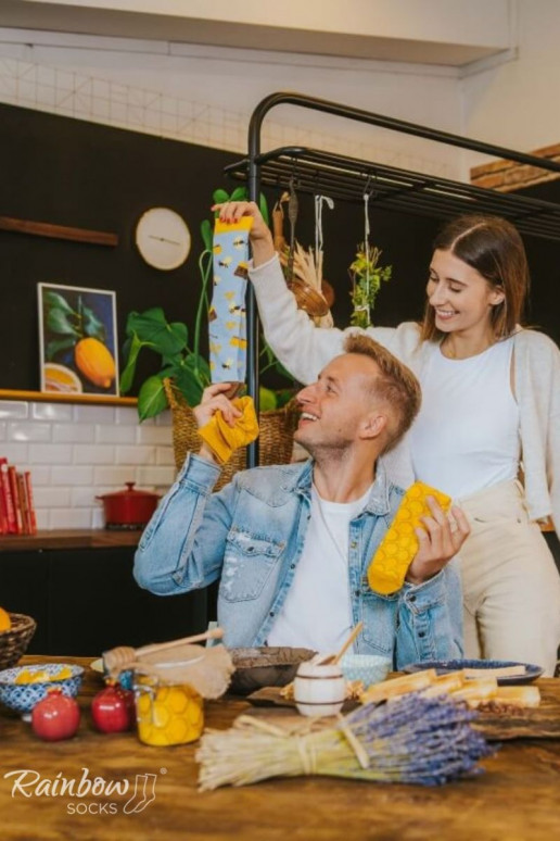 2 paar gekleurde sokken