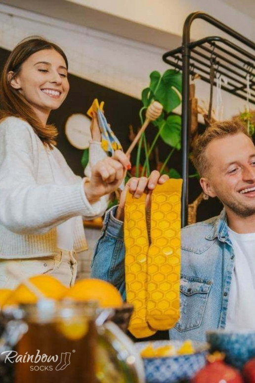 2 paar gekleurde sokken