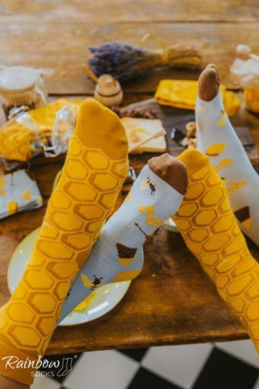 2 paar gekleurde sokken