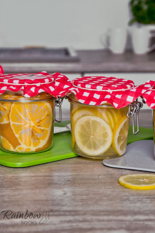 2 paar gekleurde sokken in een doosje 2 paar gekleurde sokken in een doosje