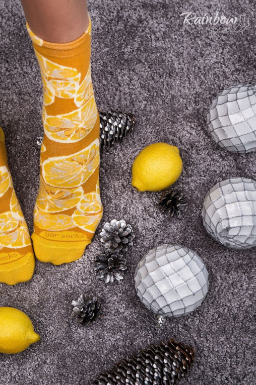 2 paar gekleurde sokken in een doosje 2 paar gekleurde sokken in een doosje