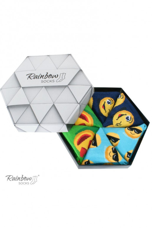 3 paar gekleurde sokken in een doos 3 paar gekleurde sokken in een doos