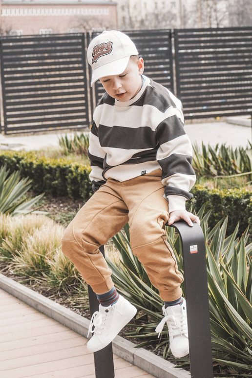 Klassiek model vrijetijdsschoenen voor kinderen met een zool Big Star LL374002 witte kleur Klassiek model vrijetijdsschoenen voor kinderen met een zool Big Star LL374002 witte kleur