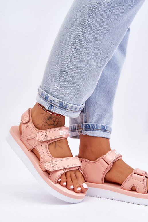 Sandalen in sportstijl met platform Big Star LL274788 roze kleur Sandalen in sportstijl met platform Big Star LL274788 roze kleur