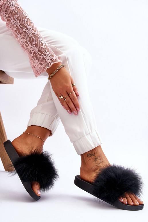 Stijlvolle rubberen pantoffels met bont in de kleur zwart Lucrece Stijlvolle rubberen pantoffels met bont in de kleur zwart Lucrece