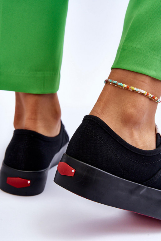 Damesschoenen met een platform Cross Jeans LL2R4039 zwarte kleur