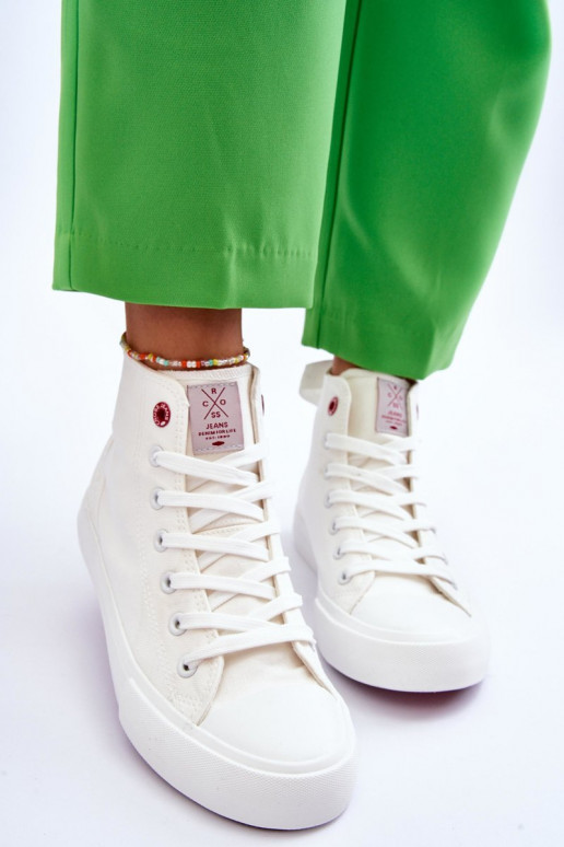 Cross Jeans LL2R4086C witte kleur vrijetijdsschoenen met een klassiek model Cross Jeans LL2R4086C witte kleur vrijetijdsschoenen met een klassiek model