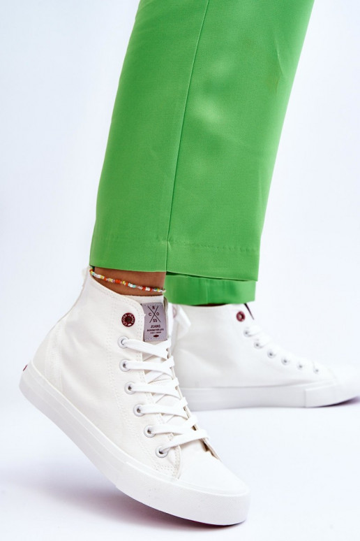 Cross Jeans LL2R4086C witte kleur vrijetijdsschoenen met een klassiek model Cross Jeans LL2R4086C witte kleur vrijetijdsschoenen met een klassiek model