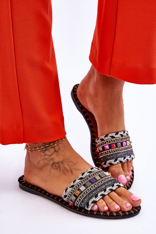 Gedecoreerde pantoffels in de kleur zwart Bellisa Gedecoreerde pantoffels in de kleur zwart Bellisa