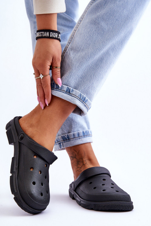 Lichte pantoffels in de zwarte kleur Rabios Lichte pantoffels in de zwarte kleur Rabios