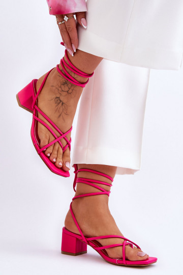 Schoenen met hoge hakken en bandjes in de roze kleur Secret Love 2