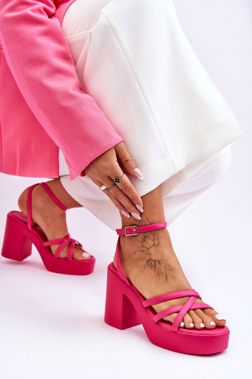 Elegante sandalen met hoge hak en bandjes in de roze kleur Shemira 2