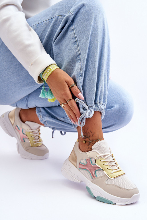 Sneakers model schoenen met veters in diverse kleuren van Cortes Sneakers model schoenen met veters in diverse kleuren van Cortes